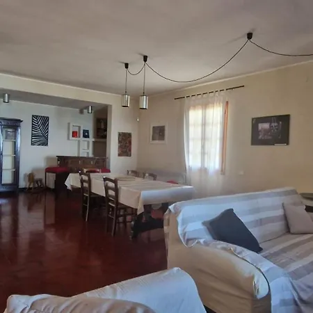 Lidia Villa *